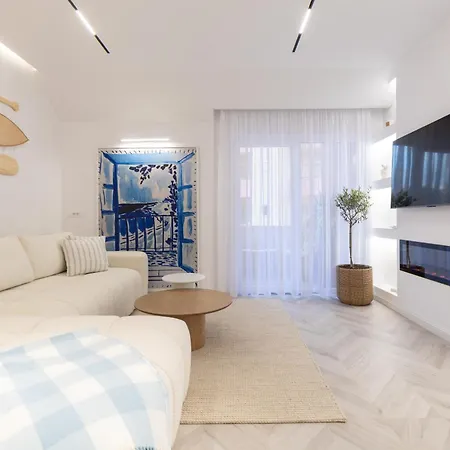 Swan Luxury ポグラデツ