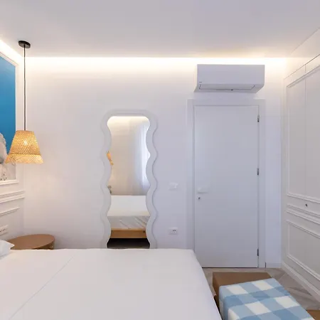 Swan Luxury ポグラデツ